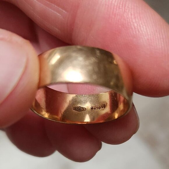 Vicenza Italy Jewelry - VINTAGE- 14K Solid Gold Band Ring Size 9-5.28g- Vicenza Goldsmith Italy-1970's